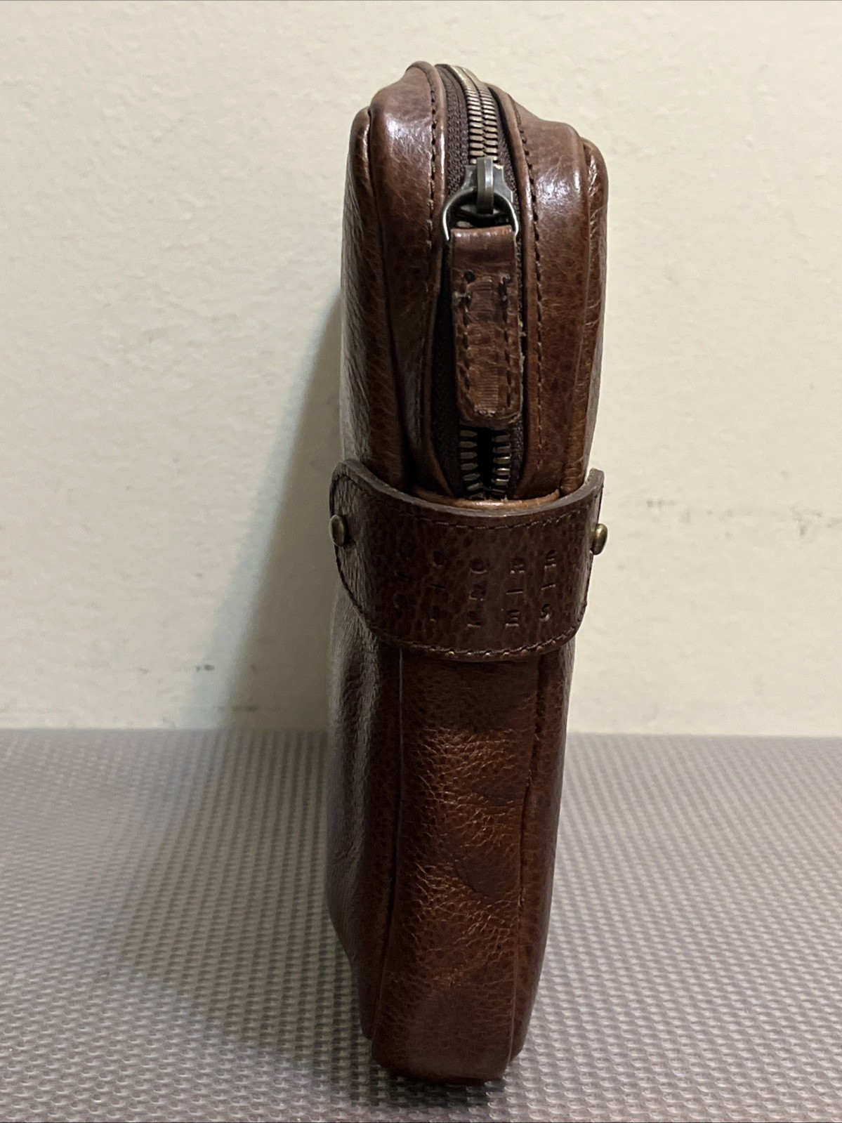 Moore & Giles Leather Tech Pocket Titan Milled Brown With Built In Powder Bank