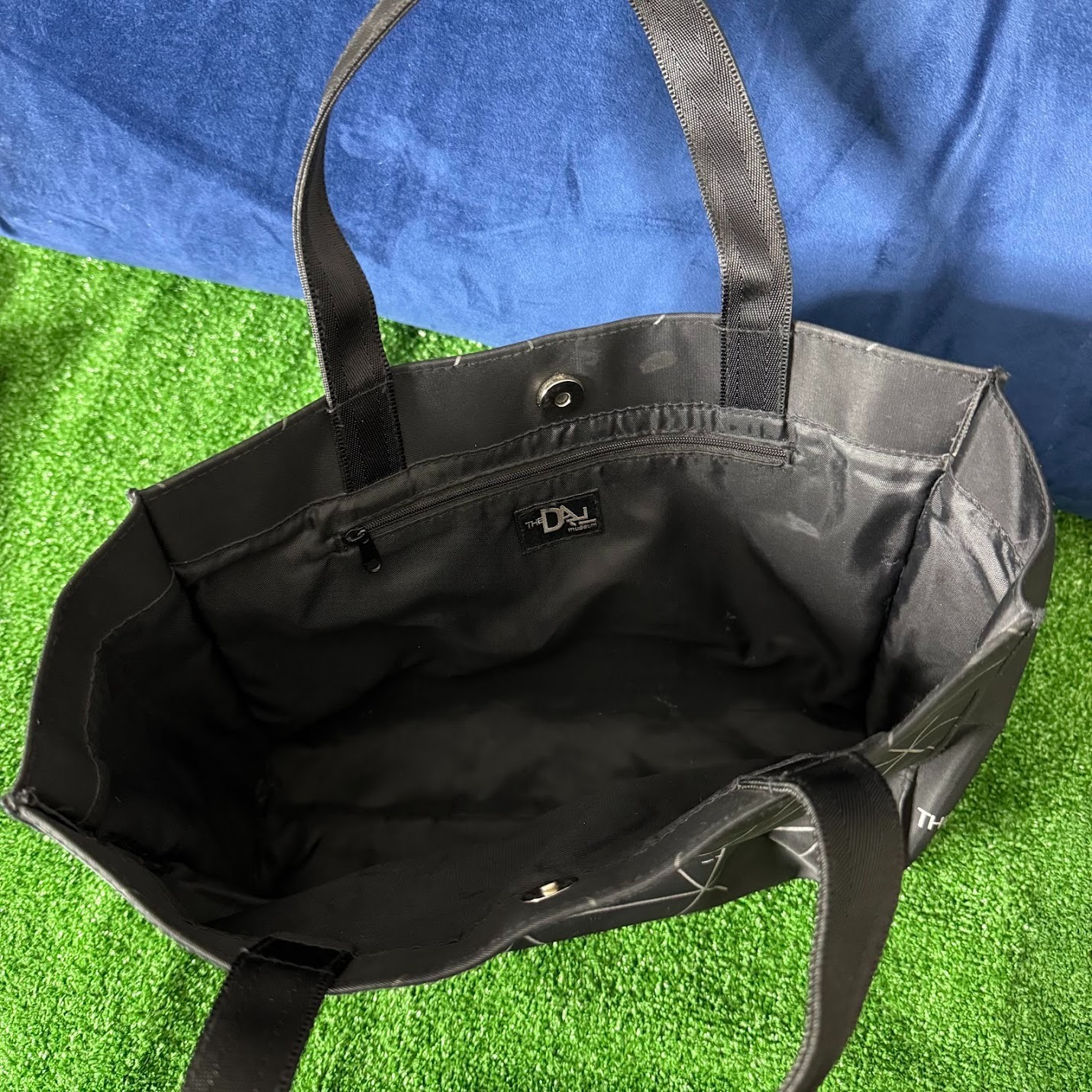 The Dali Museum Enigma Pattern Black Tote Bag Iconic Architectural Glass Windows