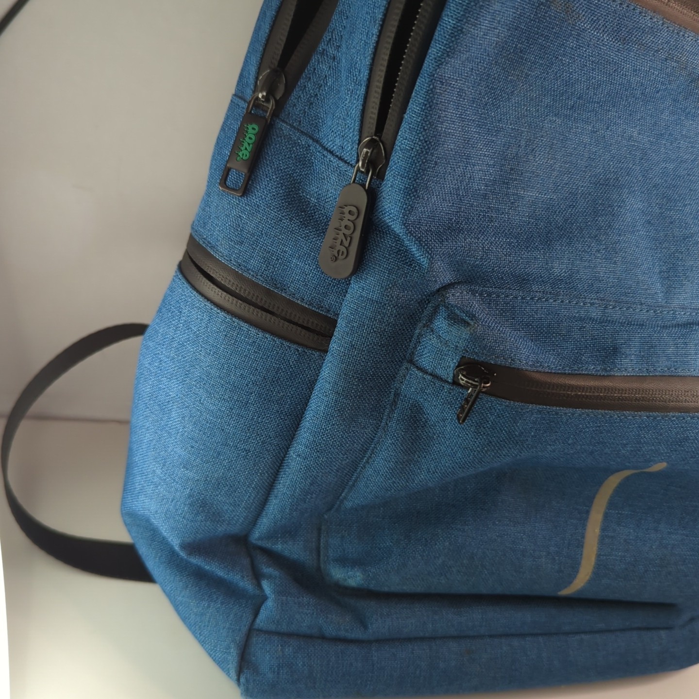 Ooze Smell Proof Carbon Lined Blue Backpack with Lockable Main Pocket READ Cond