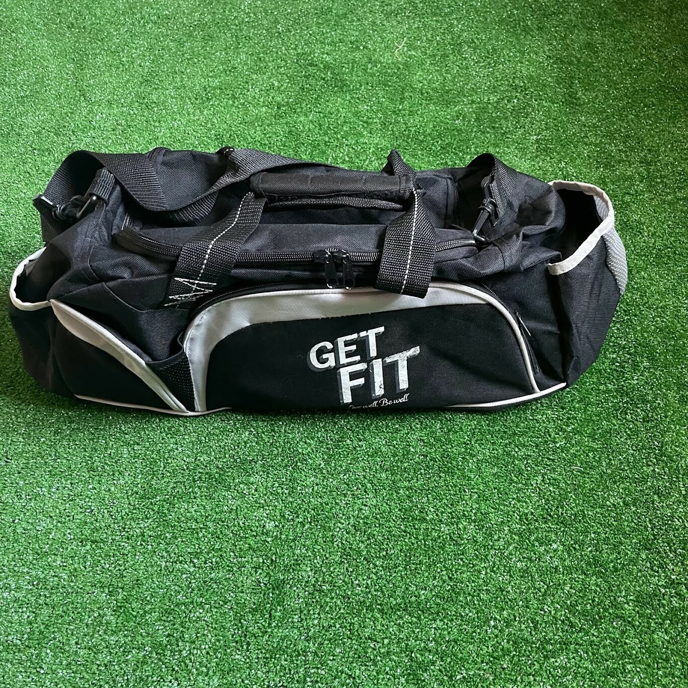 Leed’s Men’s Get Fit Live well, Be well Weekender Duffel Gym Black Bag Preloved