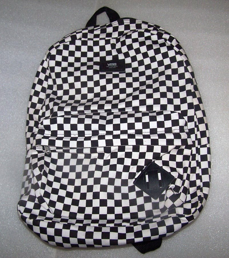 Vans Old Skool 22L Men’s Backpack – Classic Black & White Checkerboard