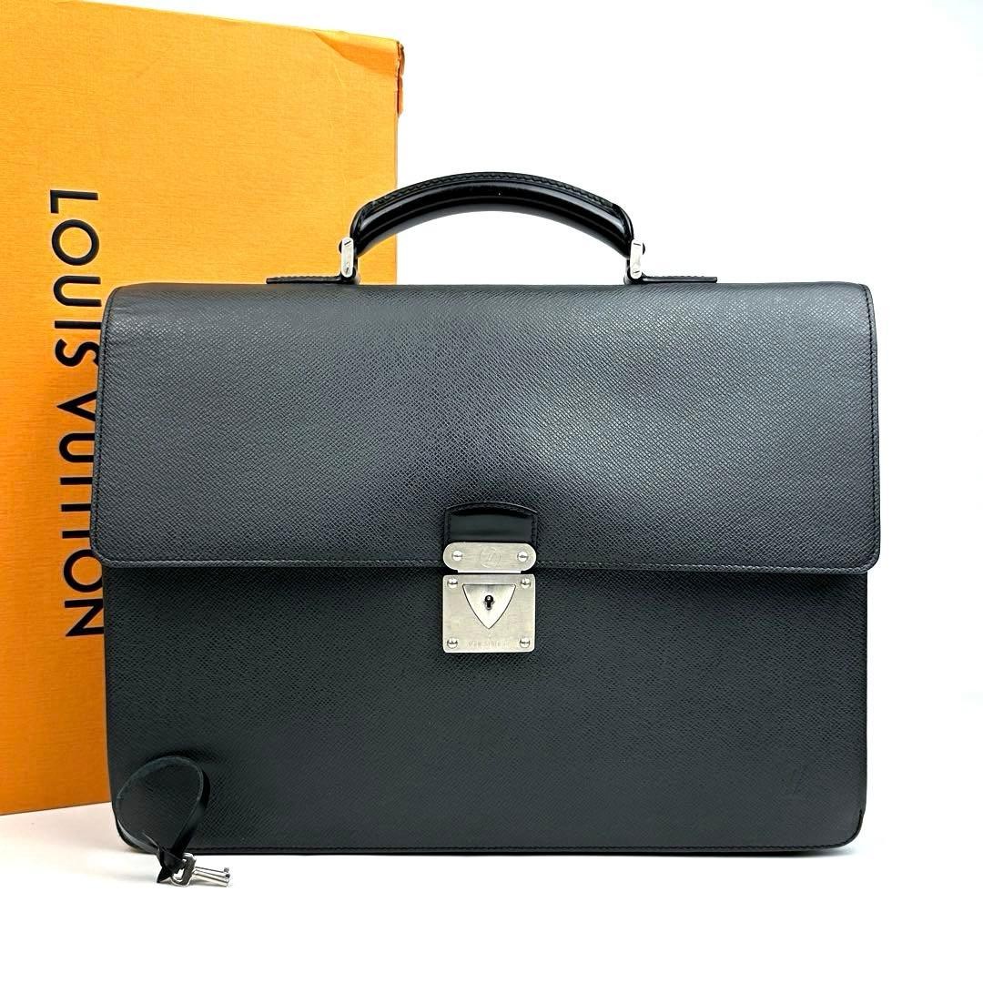 Louis Vuitton Taiga Robusto Business Bag Leather Black 31cm A4 PC Mens