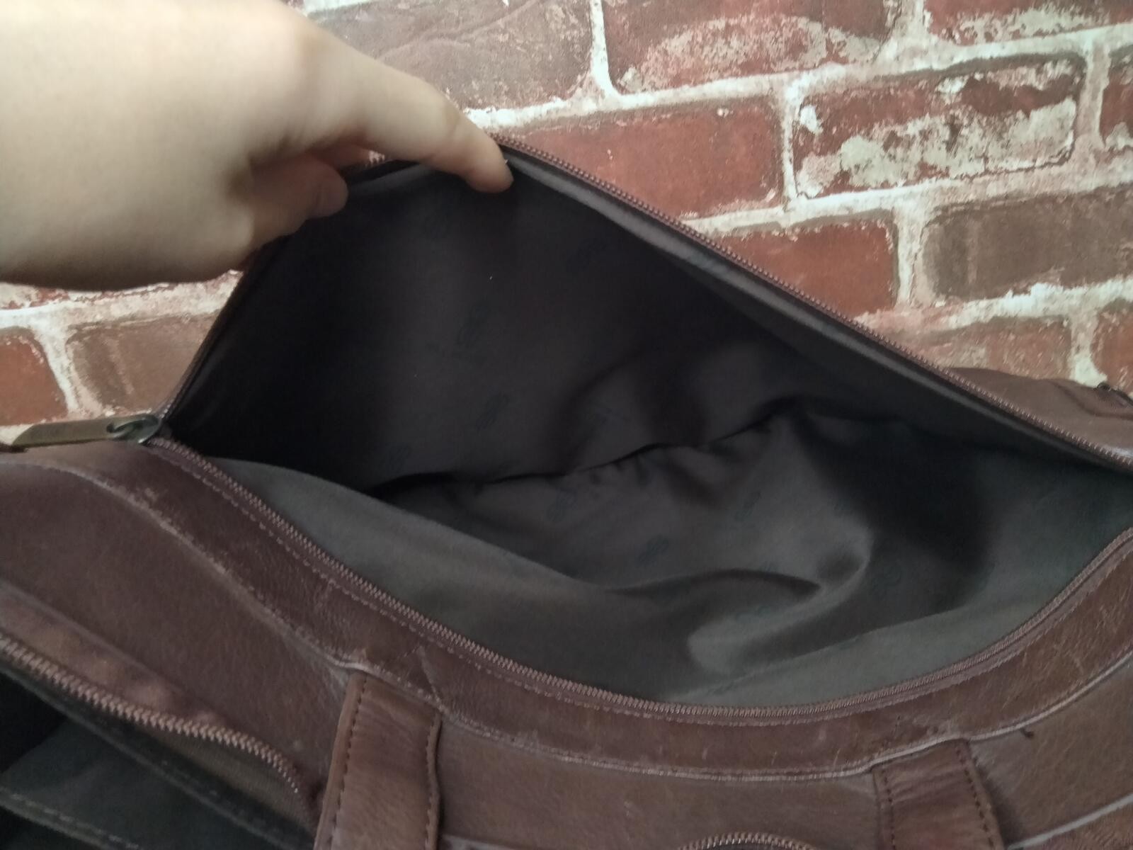 Bill Blass Executive Dark Brown Leather Laptop Briefcase Messenger Bag