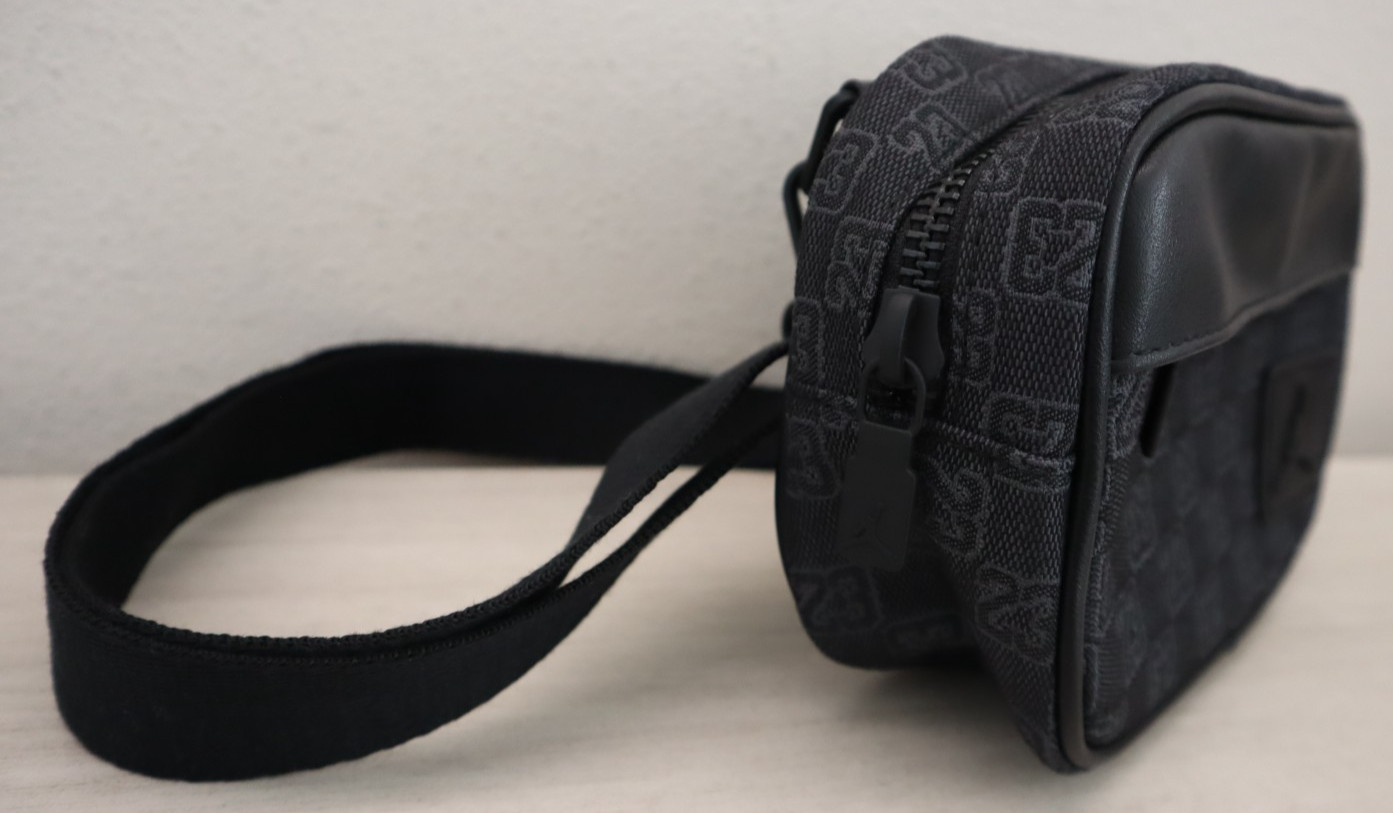 Nike Jordan MA0981 -KK2 Men’s O/S Black 23 Monogram Camera/Crossbody Bag 1.5L