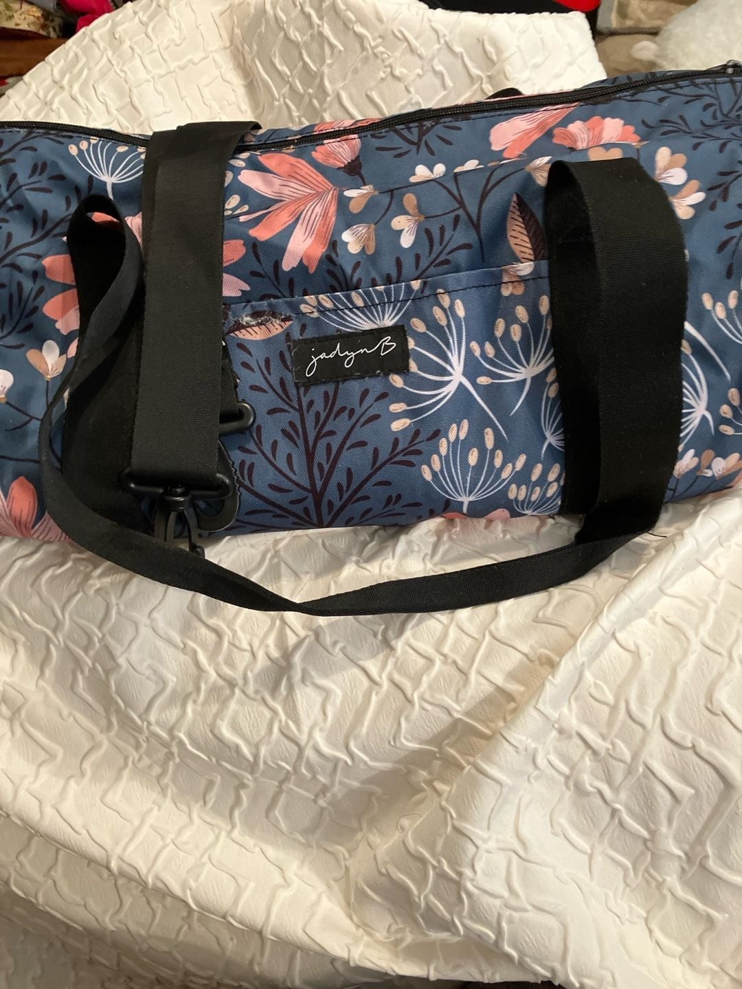 Jadyn B 19″ Barrel Women’s Duffel Bag Navy Floral