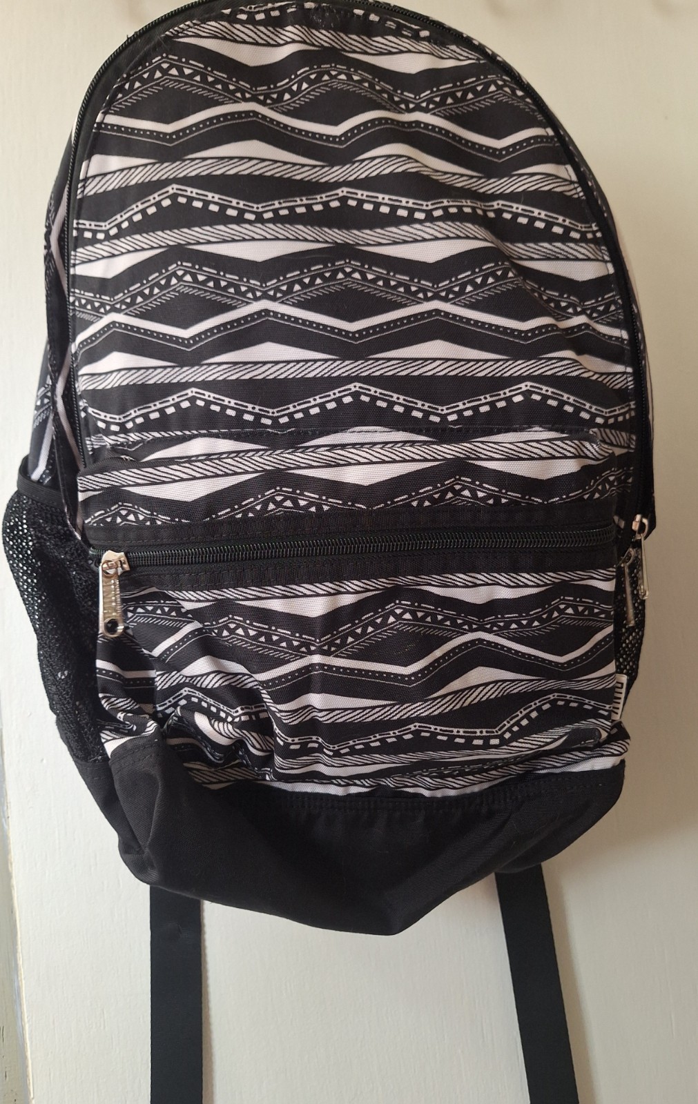 Victoria Secret Black & White Geometric Zip Backpack w/ Adjustable Straps