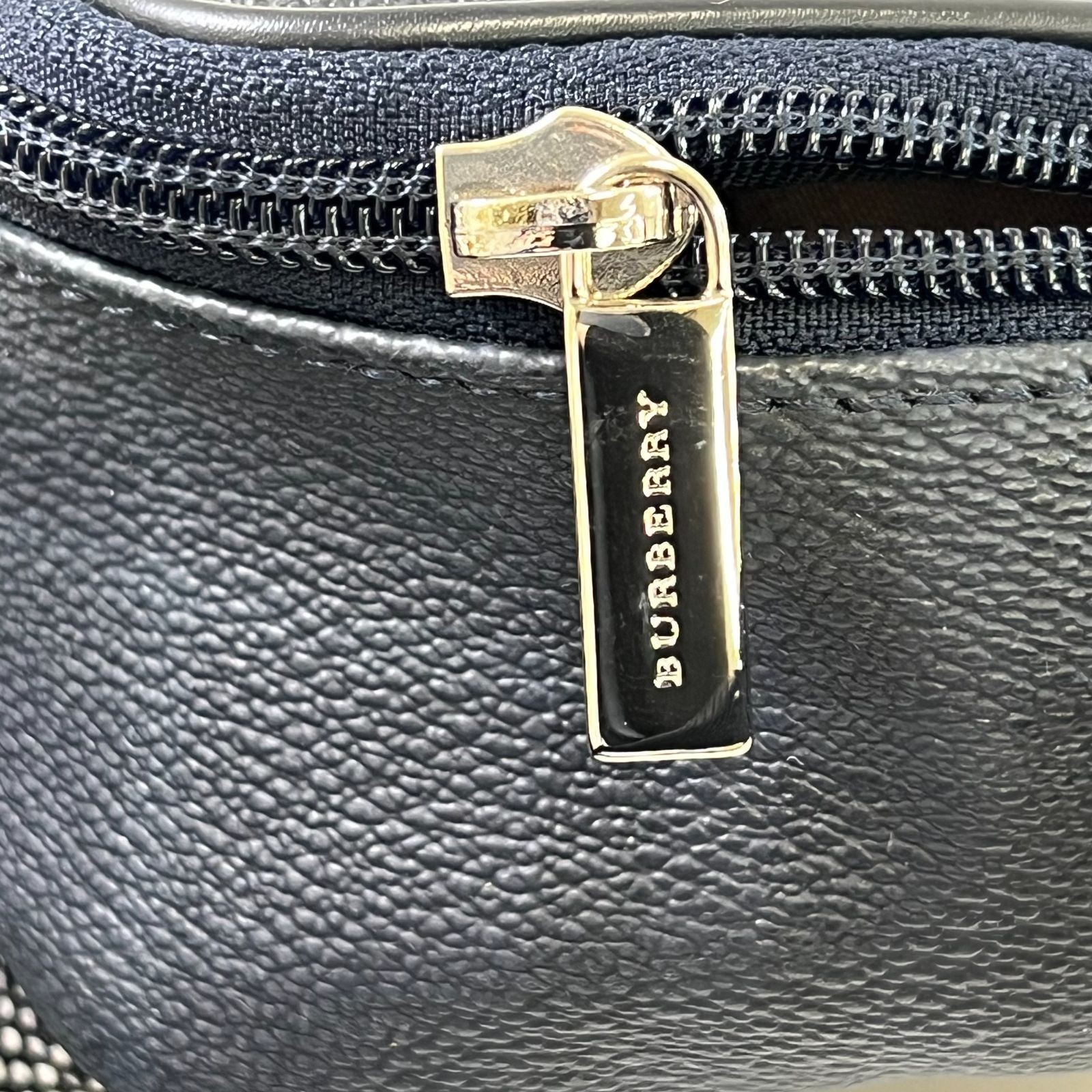 Authentic Burberry Shadow Check Shoulder Bag Navy Unisex Leather PVC 17cm x 22cm