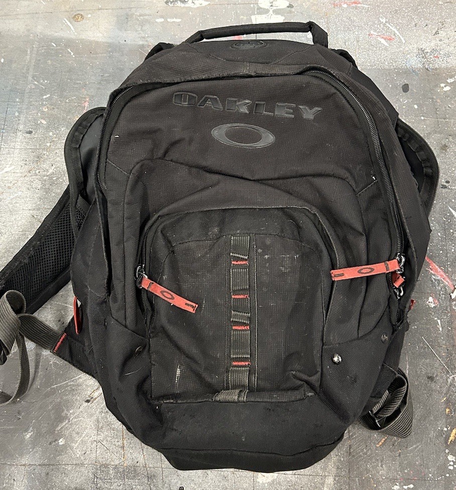 Vintage Oakley Backpack Black Red Hiking Outdoors Gorpcore Y2K Software