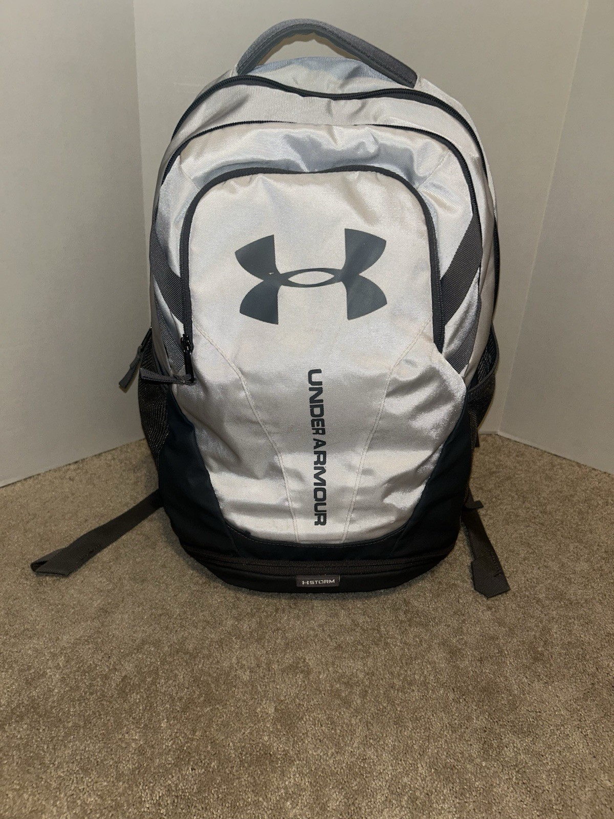 Under Armour Backpack W/laptop Opening Light Gray And Dark Gray