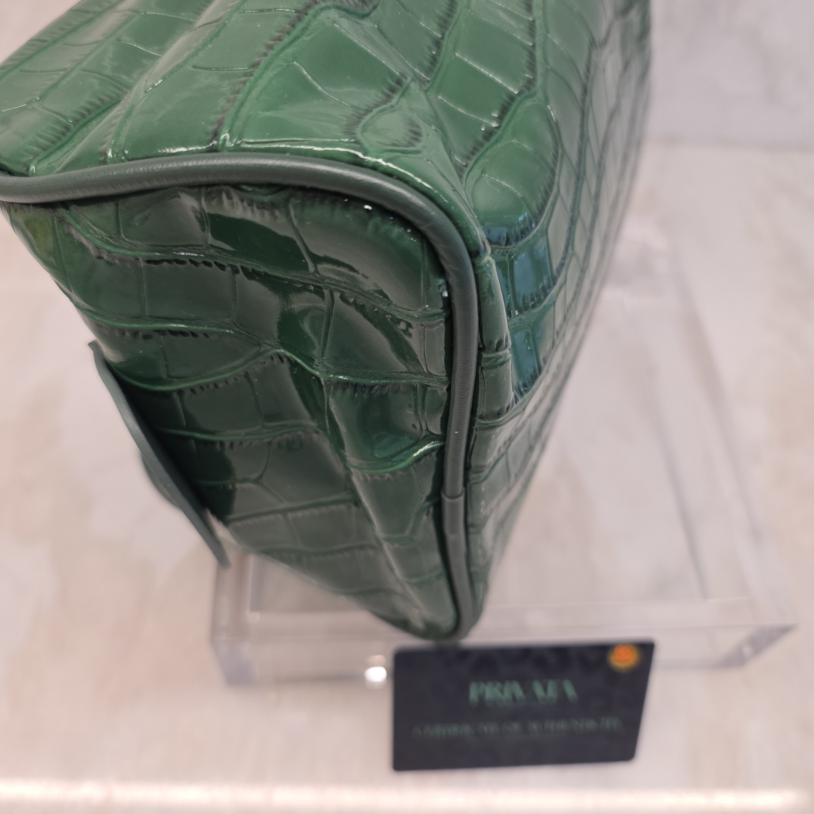 Privata MENS Toiletry Bag BRAND NEW with Cert Of Authenticy Card GREEN CROC…
