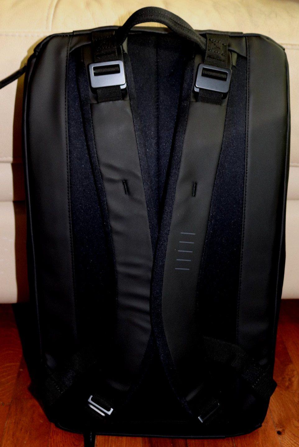 BNWT DB Journey Hugger Base Backpack 15L MSRP $139!!!