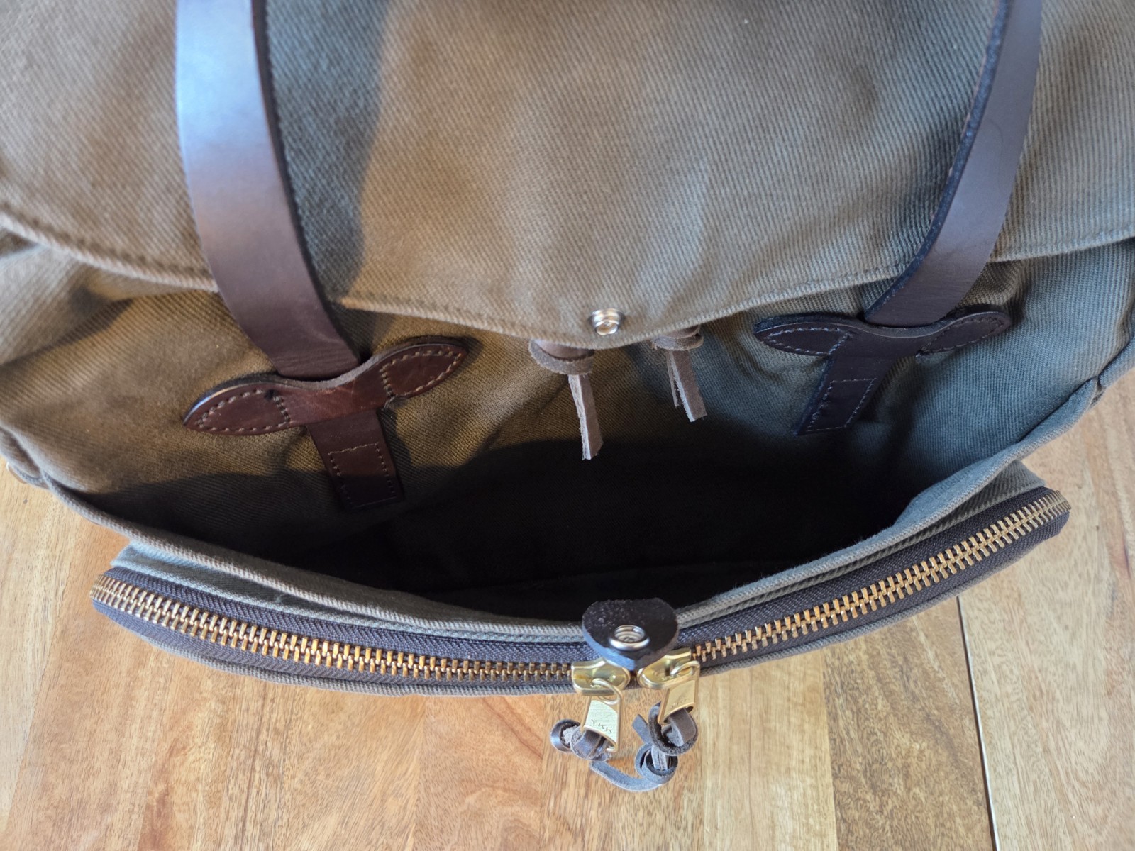 Filson Rugged Twill Padded Computer Bag | YKK Era | Otter Green | Made in USA