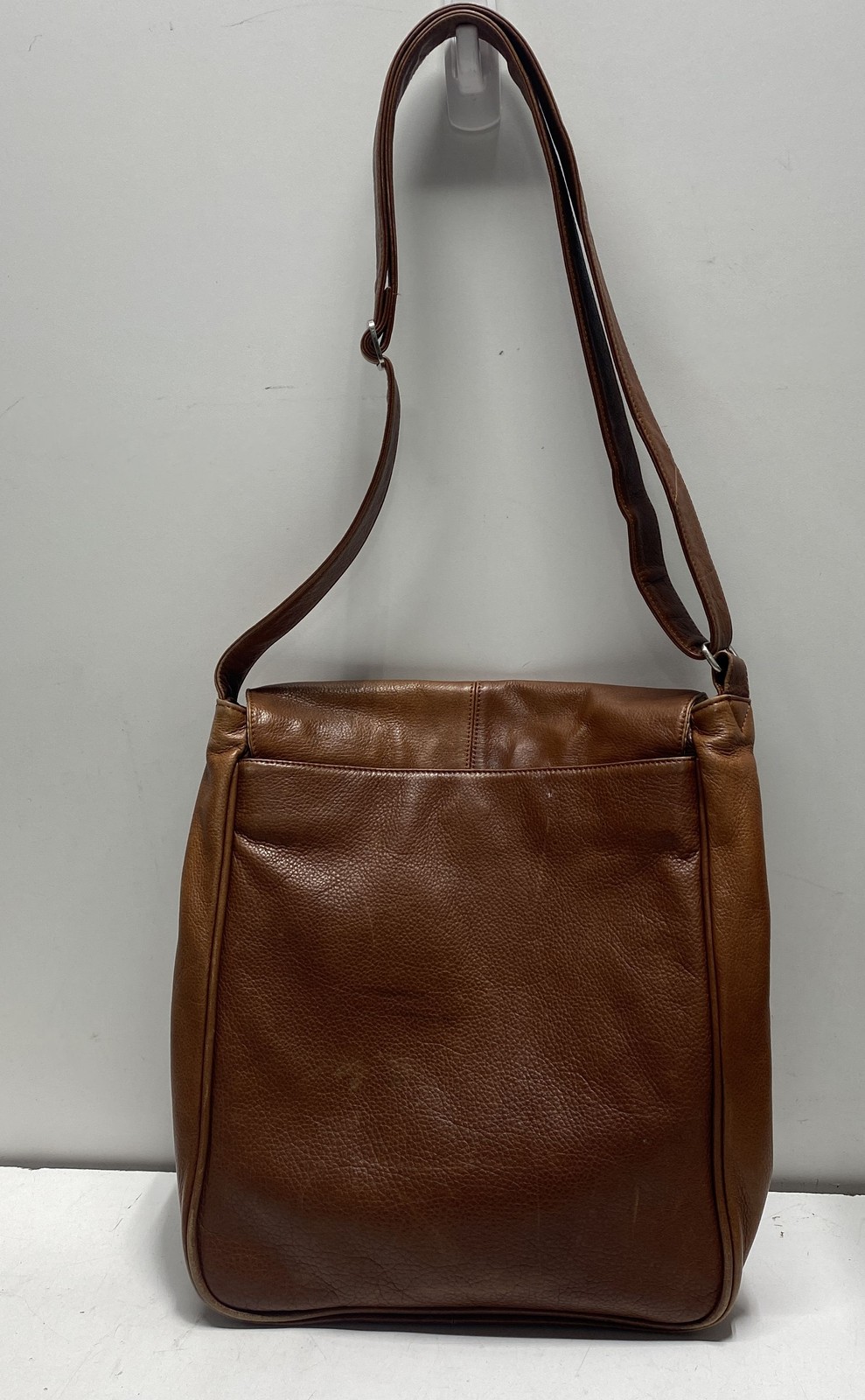 Feel The Difference Brown Pebbled Leather Crossbody Messenger Shoulder Bag