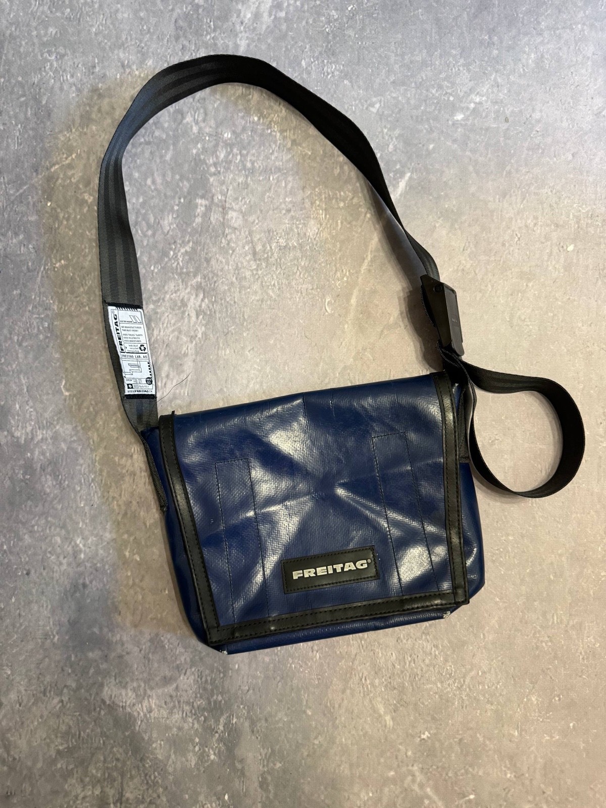 FREITAG F11 LASSIE Messenger Bag Dark Blue Crossbody Shoulder Truck Tarp One-Off