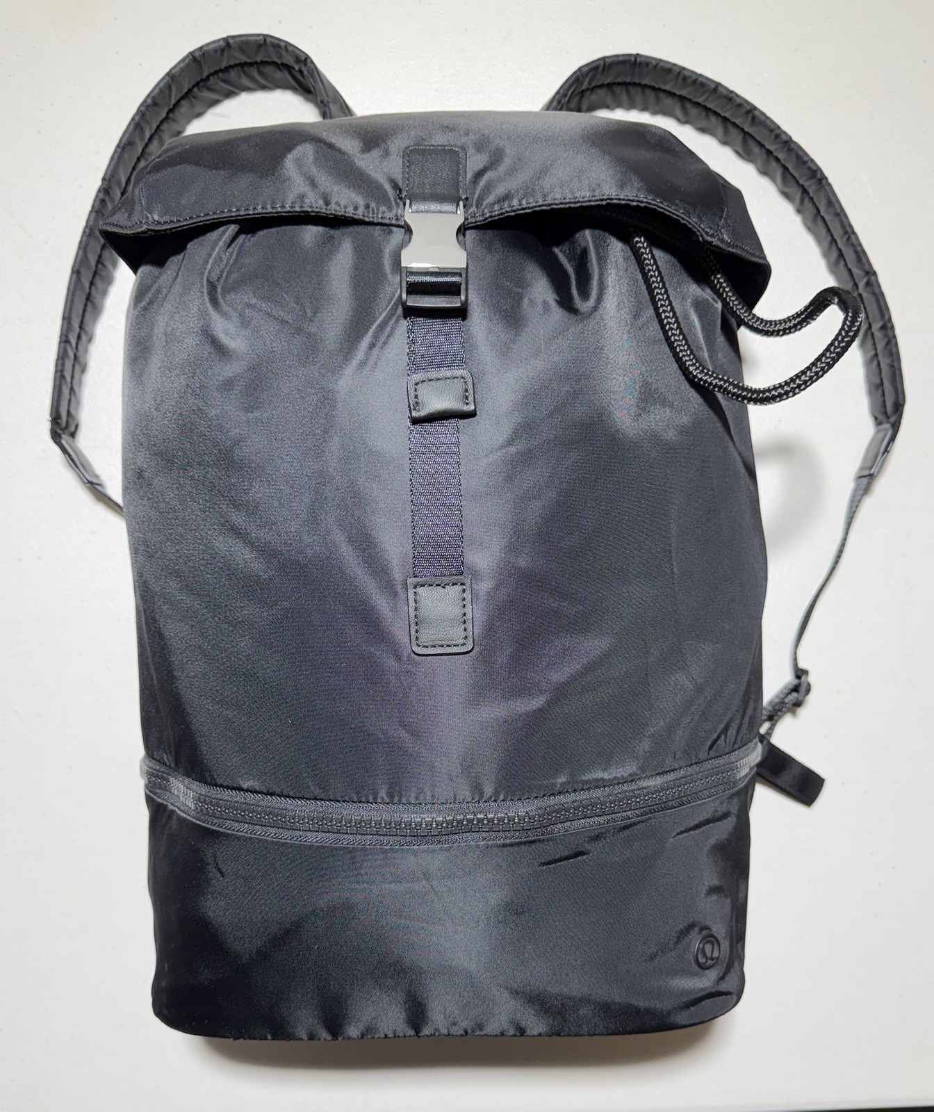 lululemon Large Roll-Top Backpack Black Buckle/Zip Padded Adjustable Straps