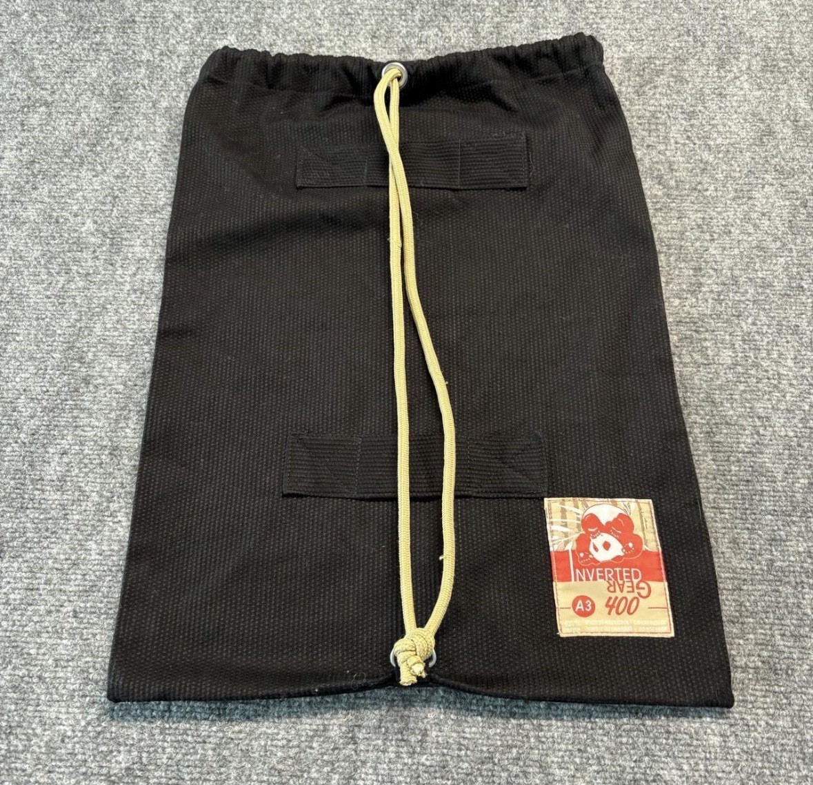Men’s Inverted Gear Black and Red Drawstring Bag 0466