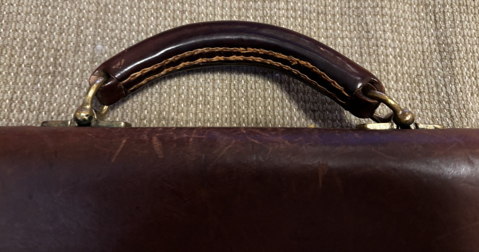 Schlesinger Lawyers Briefcase Casesetter California Saddle Leather VTG 1970’s