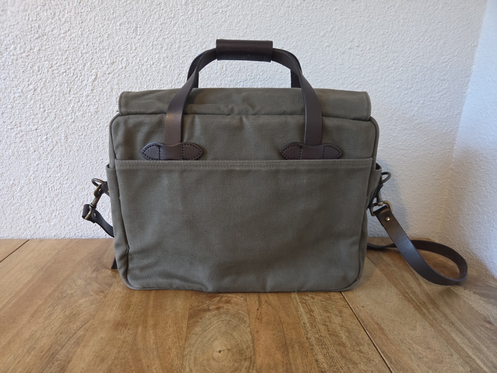 Filson Rugged Twill Padded Computer Bag | YKK Era | Otter Green | Made in USA