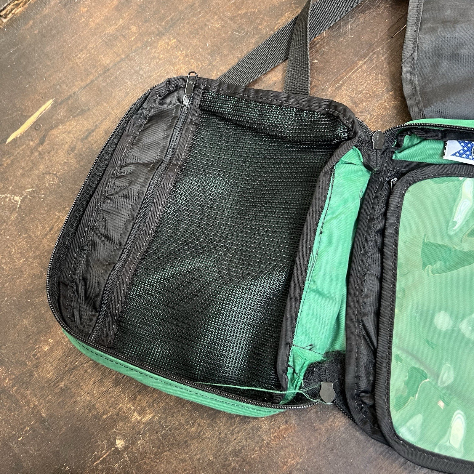 MELO Solid Green Black Crossbody Utility Travel Bag YKK Zip Closure Surf VTG USA
