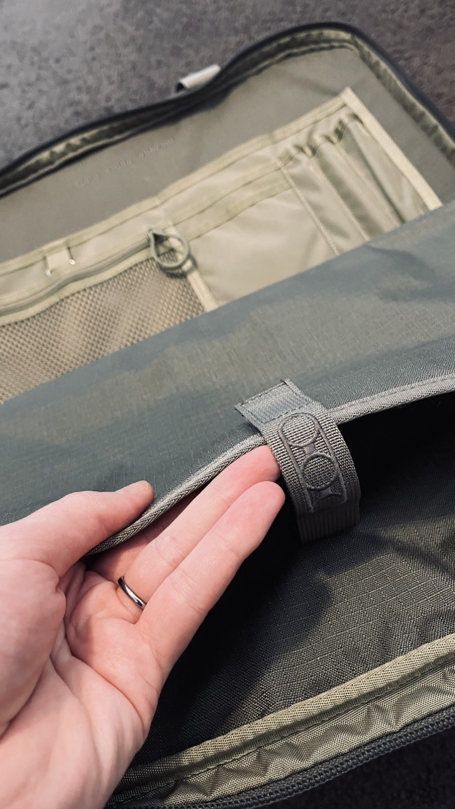 Eberlestock Executive Brief – Gray
