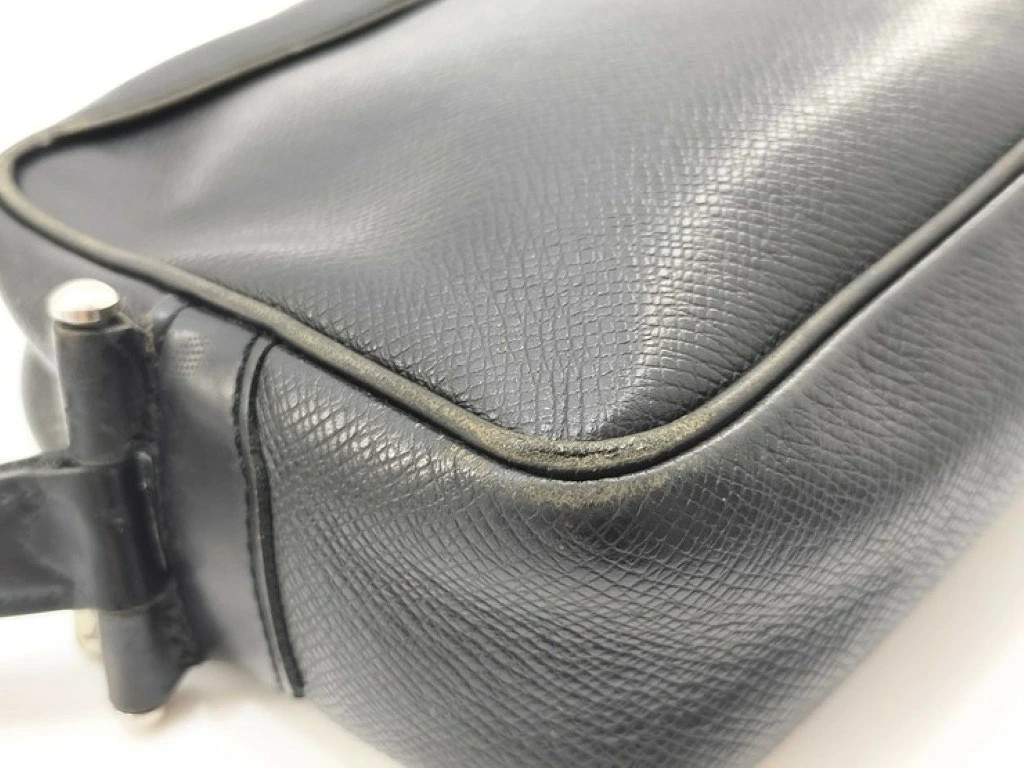Louis Vuitton Calga Second Bag Men Black Leather Spain M30812 EX