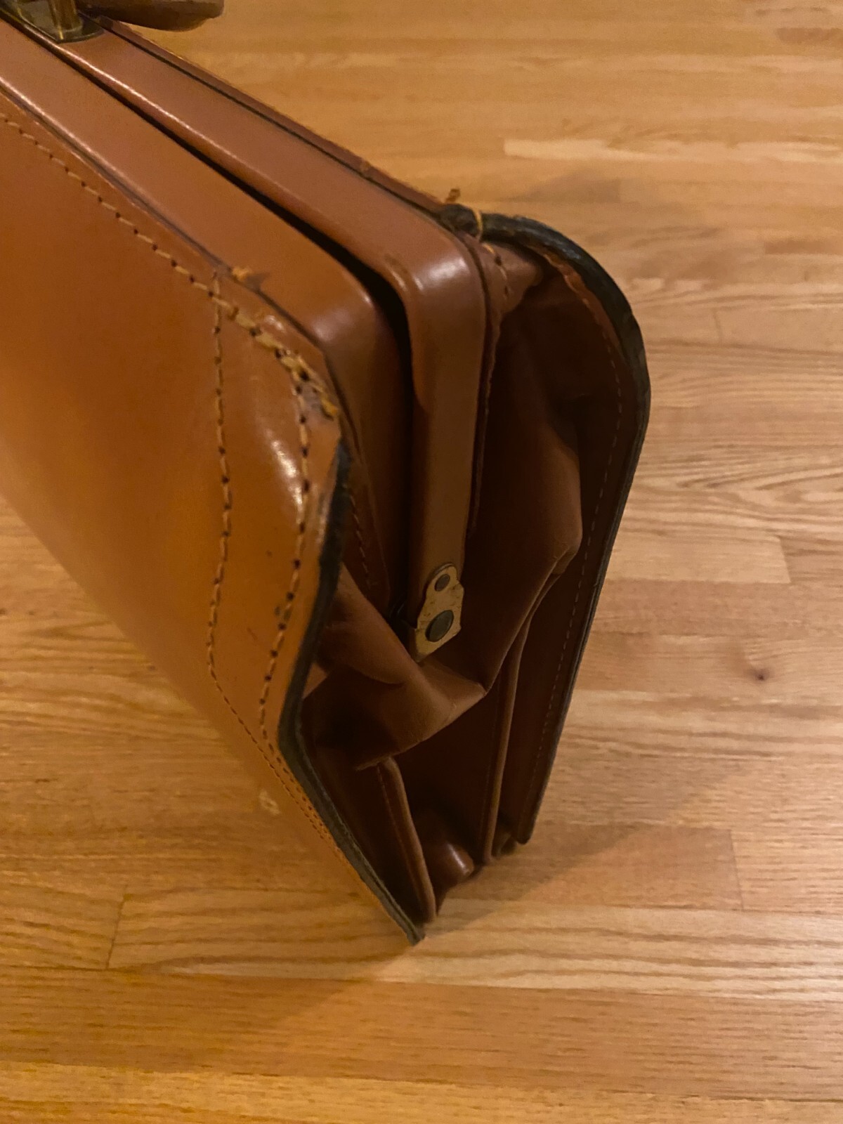 Vintage Dopp Pull Open Breifcase Tan Top Grain Cowhide Leather 3B9216 18″ Retro
