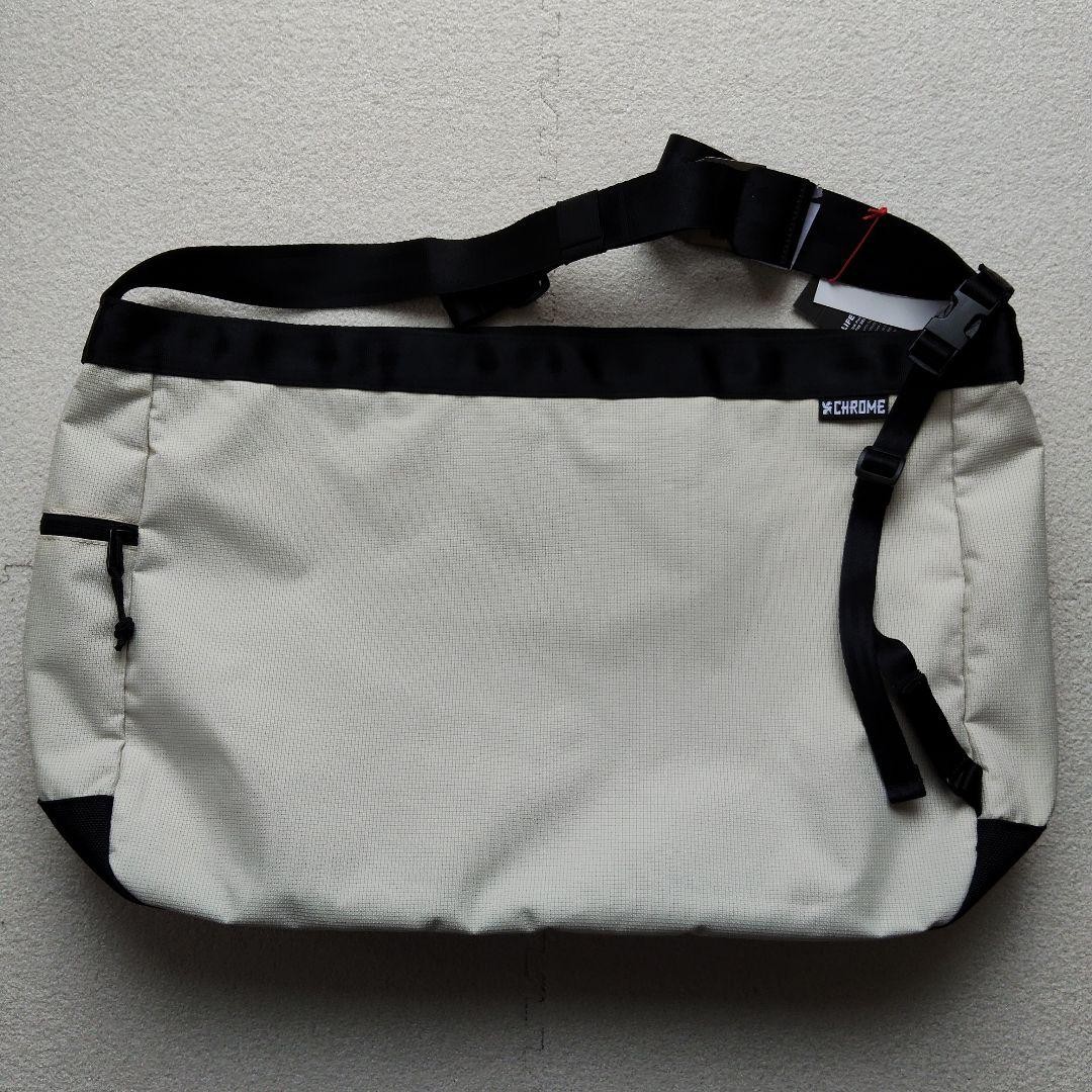 CHROME Newspaper Messenger Bag White 26L New Authentic Mens Shoulder Bag