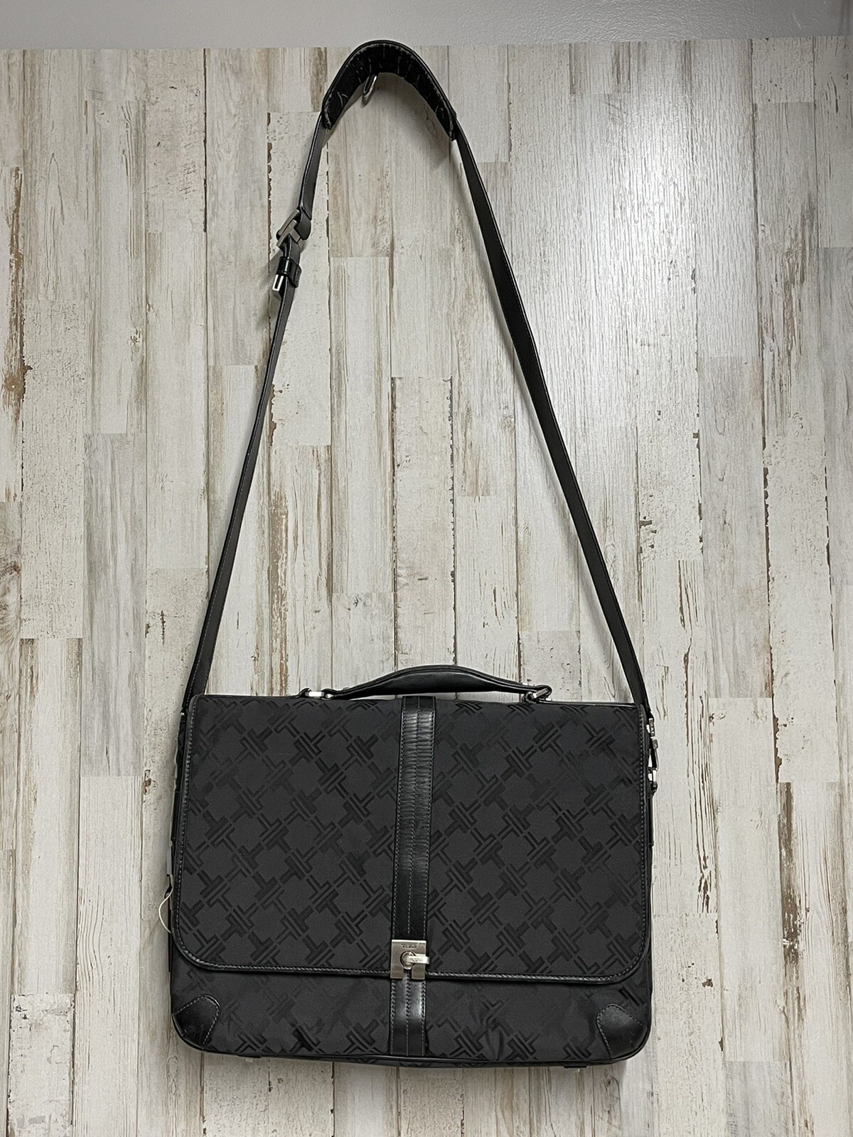 Tumi Signature Briefcase Laptop Bag Black 15.5″ x 11.25″ with Strap