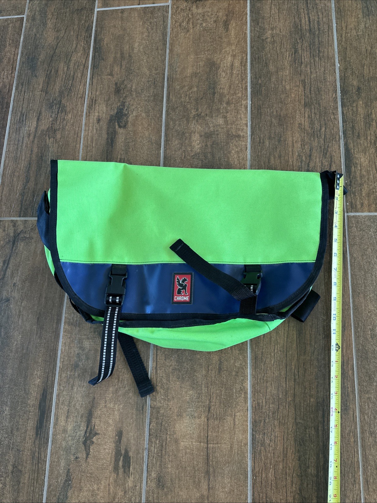 Chrome Industries Metropolis Messenger Bag – Neon Green/ Blue