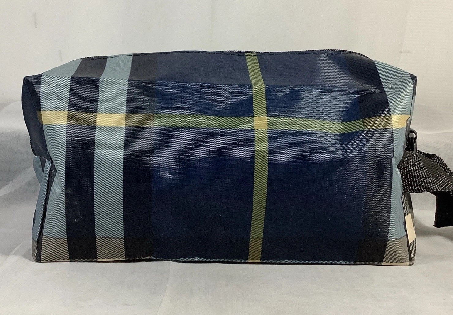Assured Light Weight Plaid Travel Toiletry Bag Polyester Vinyl Plaid Blue – NWT