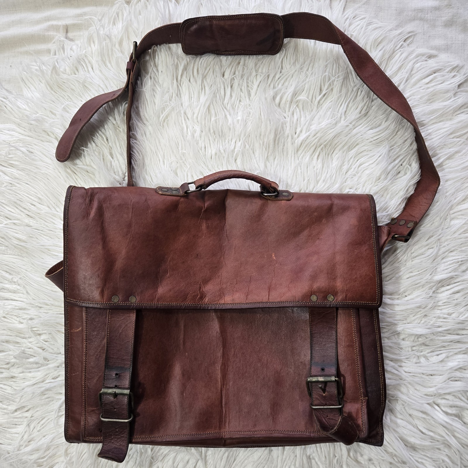 VTG Komal’s Passion Leather Messenger Bag Brown Laptop Classic Crossbody Buckles