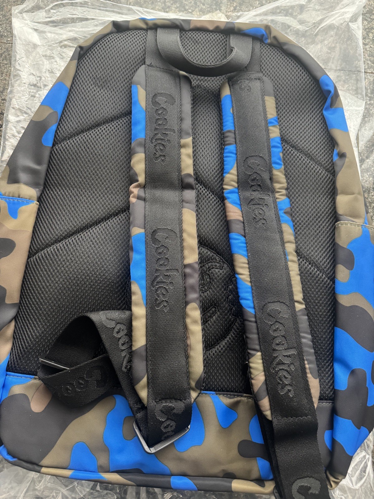 Cookies Smell Proof Backpack Camouflage Odor Proof Travel Bag, Lockable Zipper