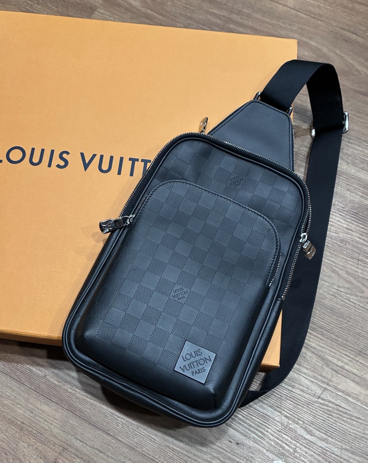 Louis Vuitton Avenue Sling Bag Damier Graphite Canvas Black WORN ONCE! AMAZING!