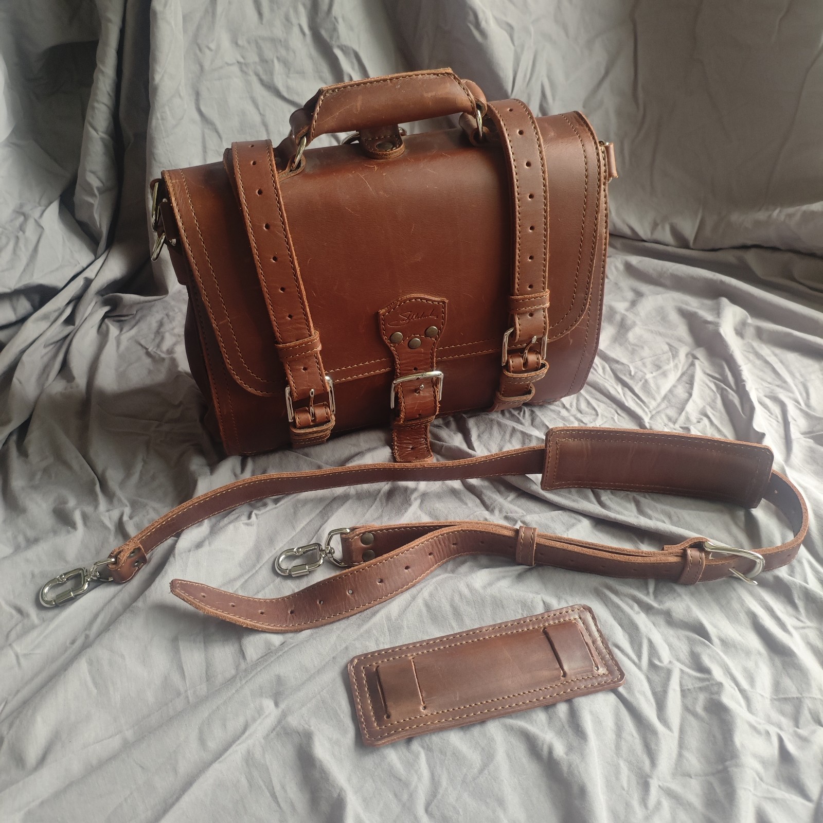 Saddleback Leather 14″ MEDIUM CLASSIC BRIEFCASE Suede | Pigskin Lined 2-Rivet