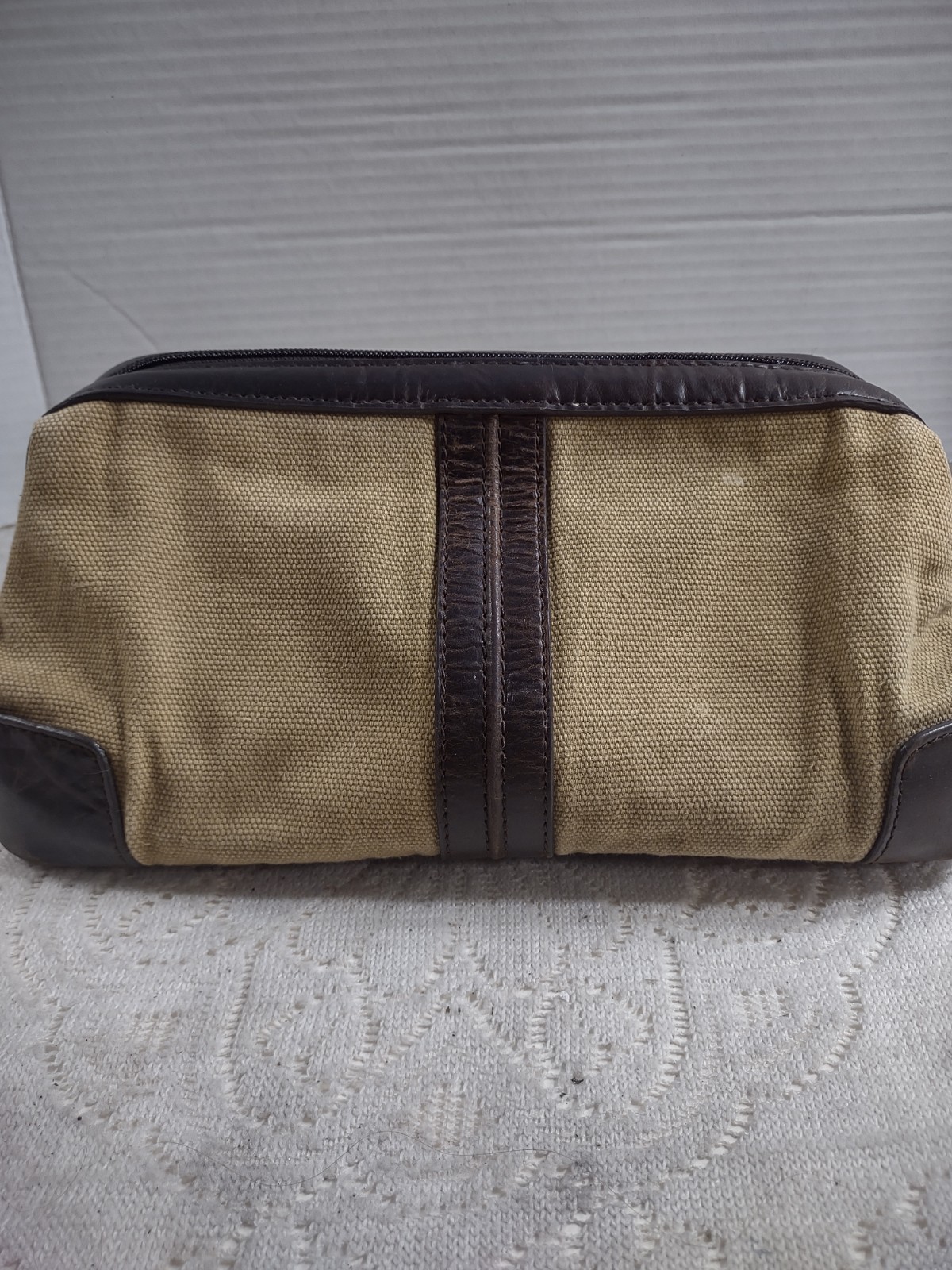 Fossil Canvas & Leather Brown Beige Toiletry Cosmetic Travel Bag Hinged Lid Read