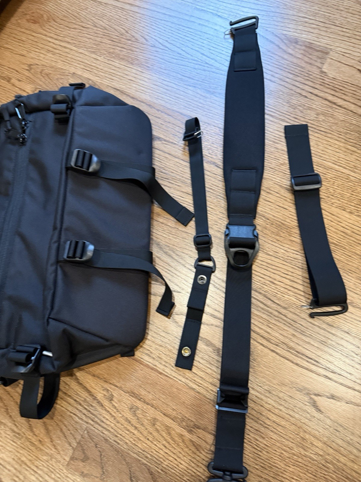 DSPTCH Sling Pack Men Nylon Black 15L with padded mesh strap