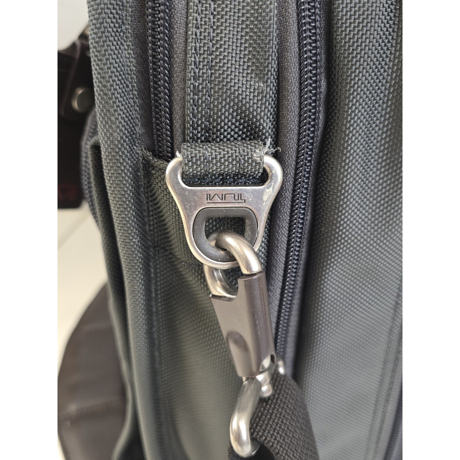 TUMI Alpha Gray Ballistic expandable Laptop Business Briefcase VGC $595