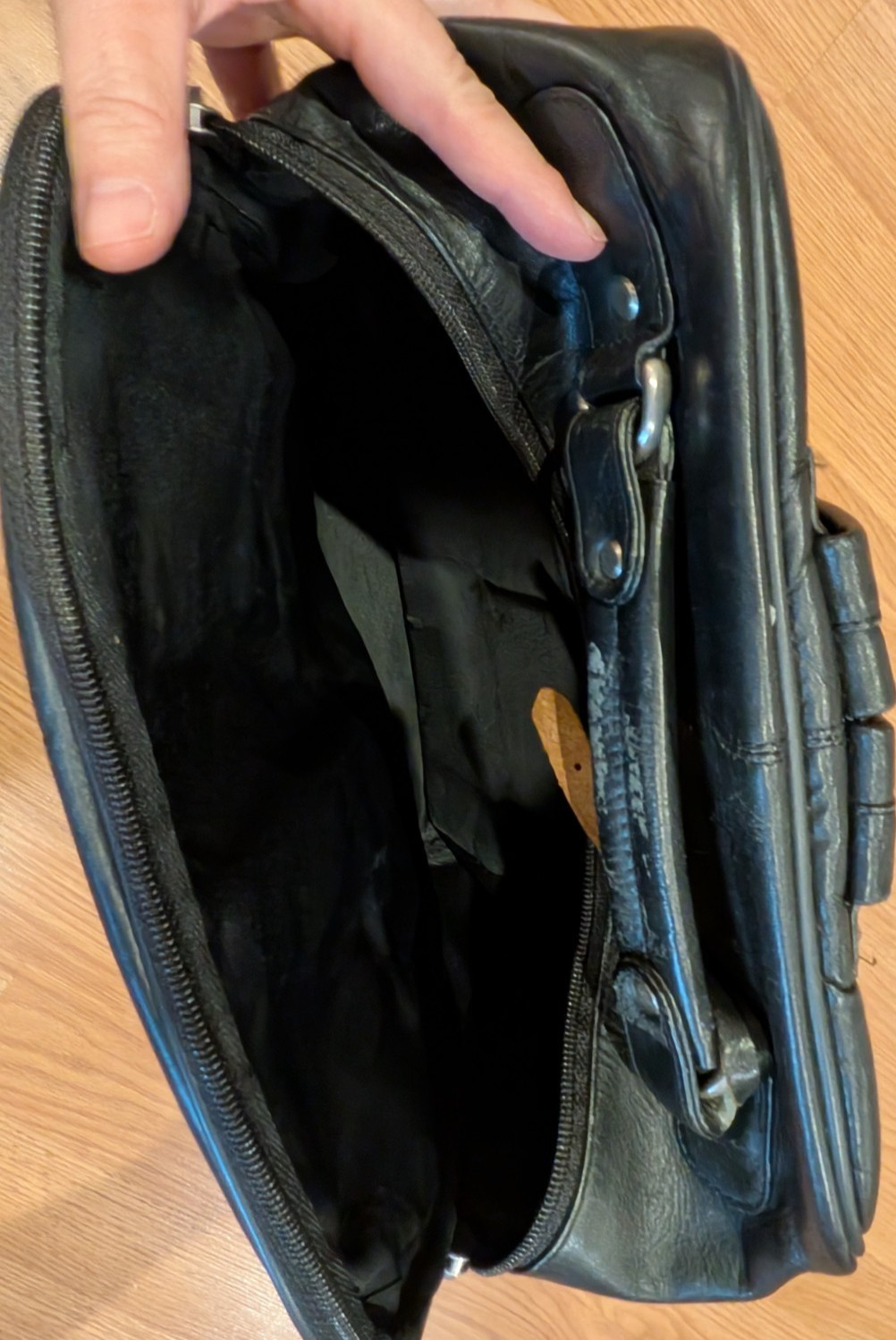 Clava Leather Backpack Black – 11.5″ x 14″ x 5.5″