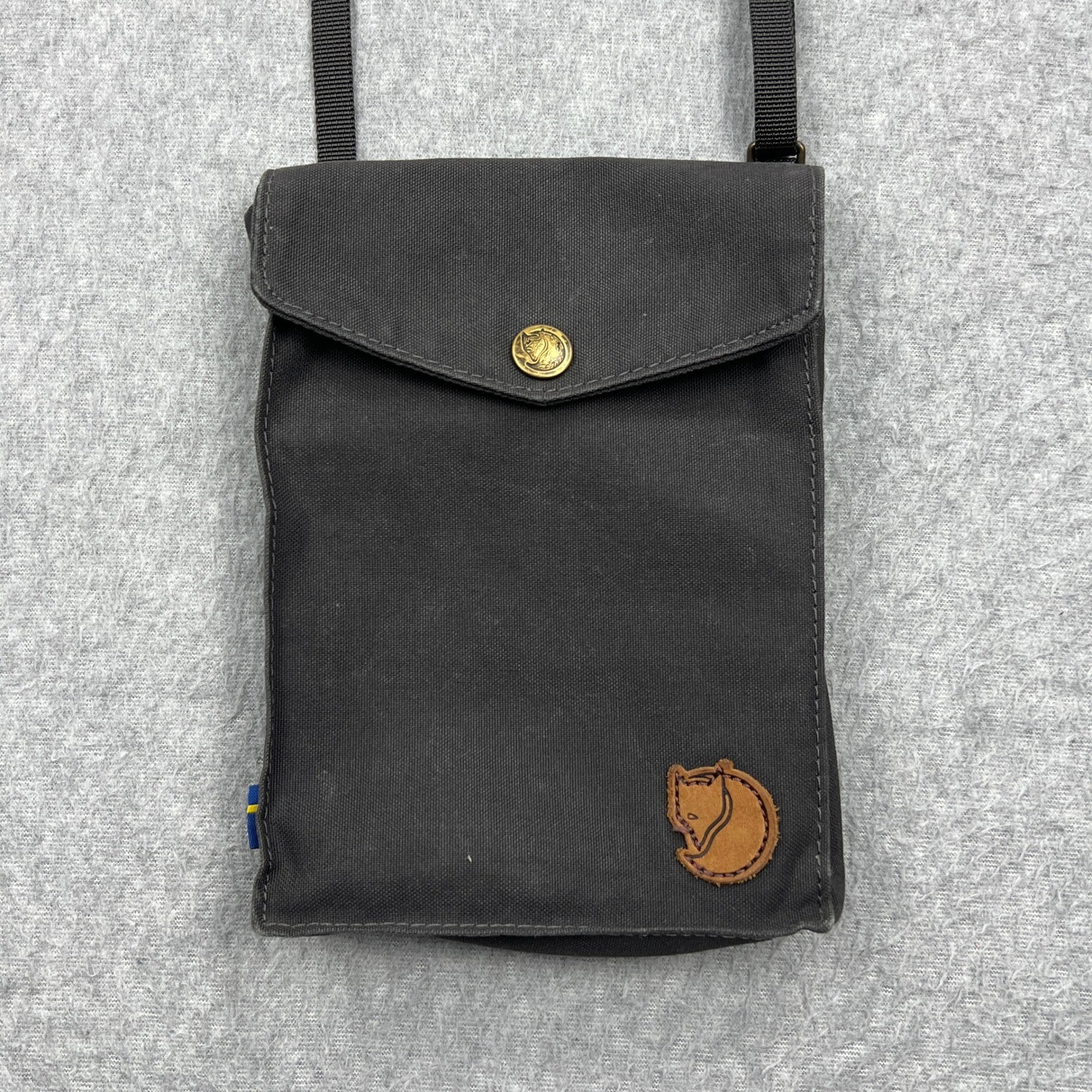 Fjallraven Pocket Bag Charcoal Gray G-1000 Canvas Crossbody Travel Crossbody