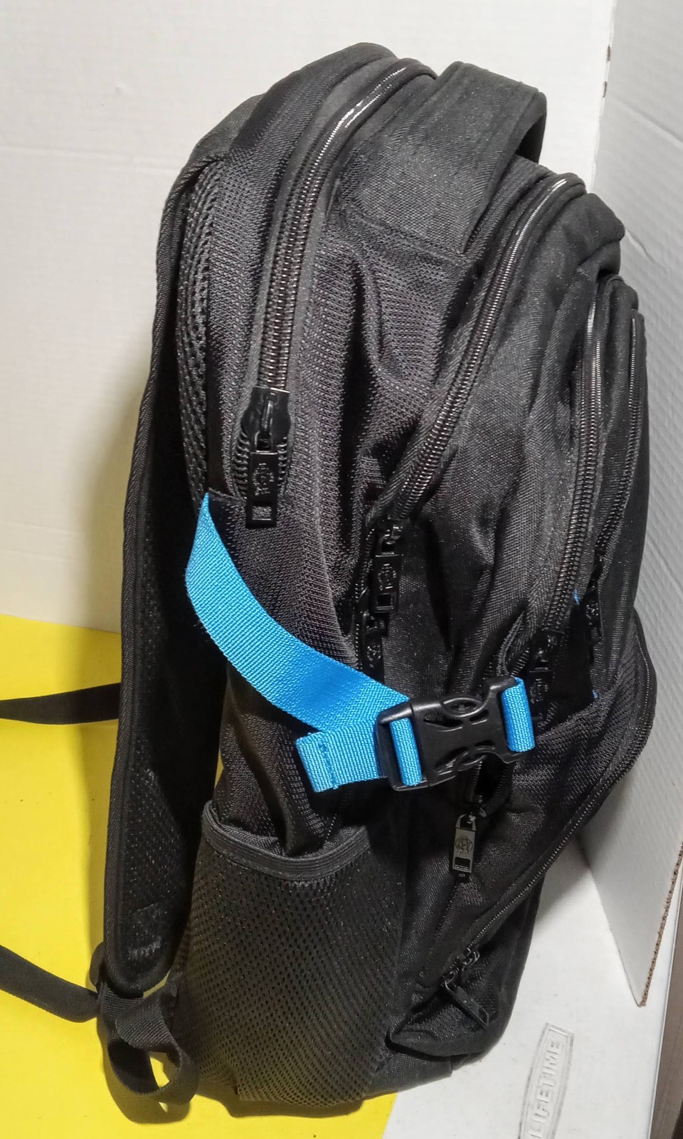 Backpack-Multiple Pockets-Large-19inx14inx6in-Black and Blue-pre-owned
