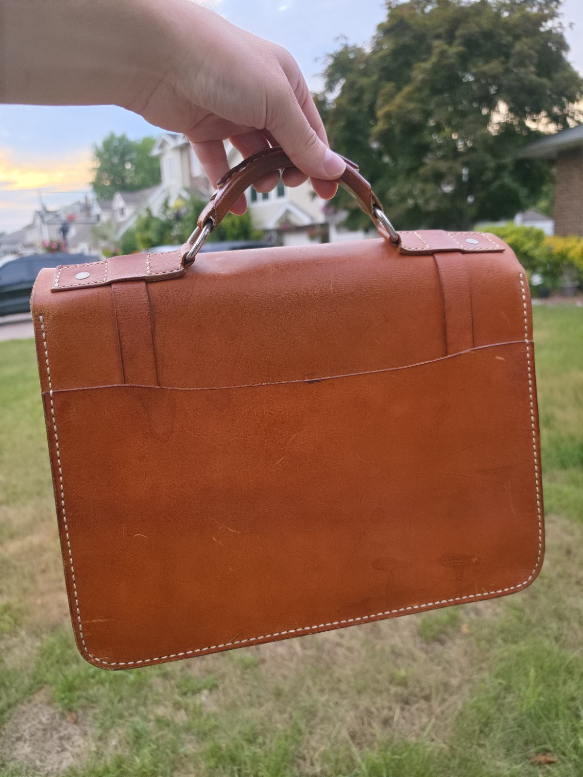 WHITE BUFFALO REPUBLIC Leather Messenger Briefcase Fairview Distressed-No strap