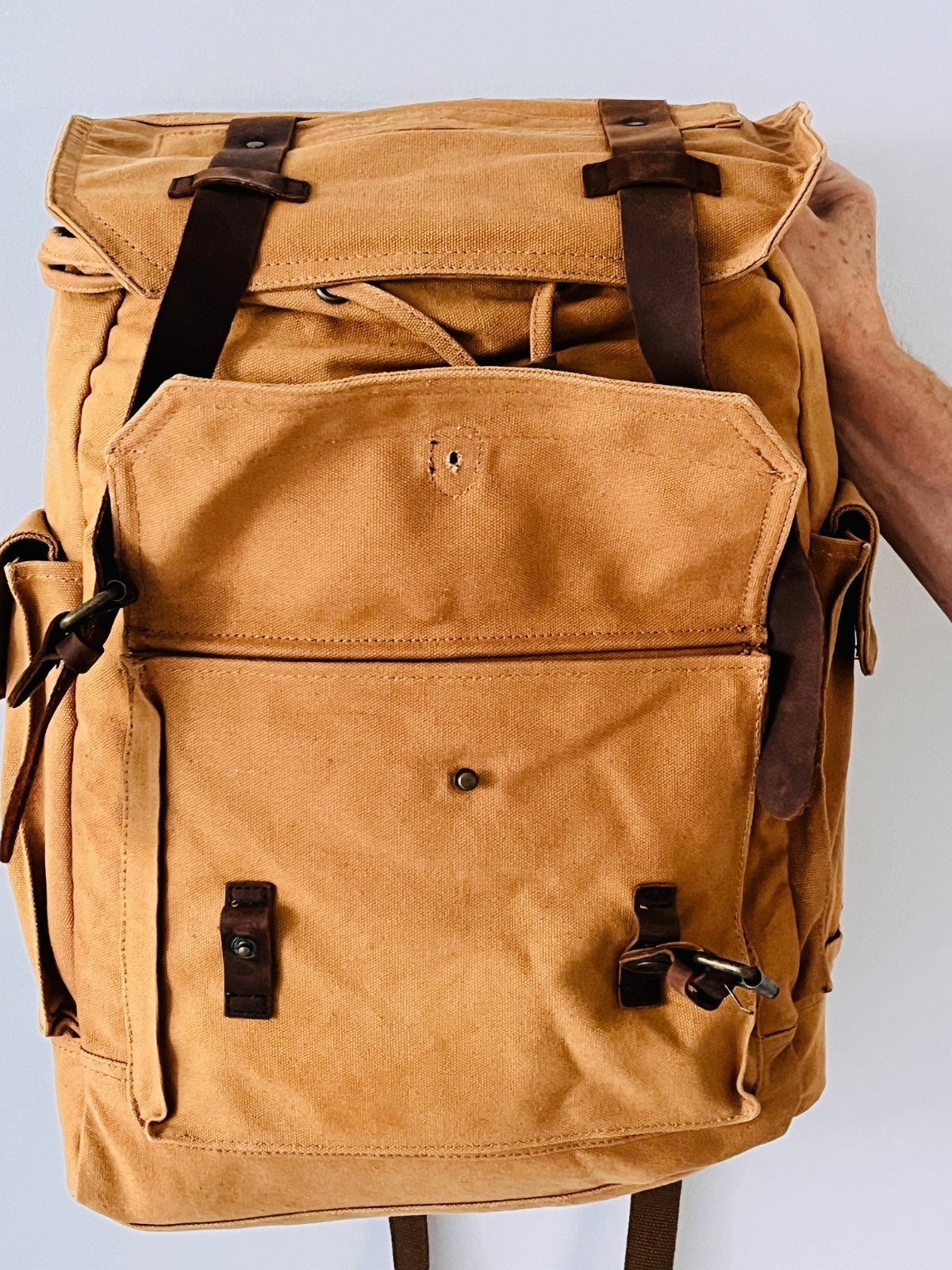 New Tag Hynes Eagle LARGE Backpack Canvas Sand Color Leather Accents 17″x12″x5″