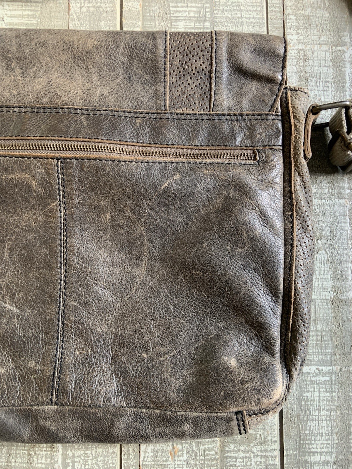 Black Rivet Wilson’s Leather Distressed Messenger Bag Large Laptop Vintage 15×12