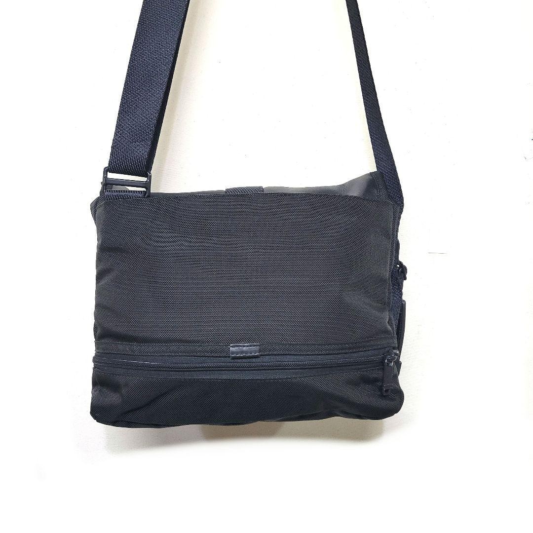 TUMI Travis Crossbody 232371D Expandable Messenger Bag Ballistic Nylon Men Japan