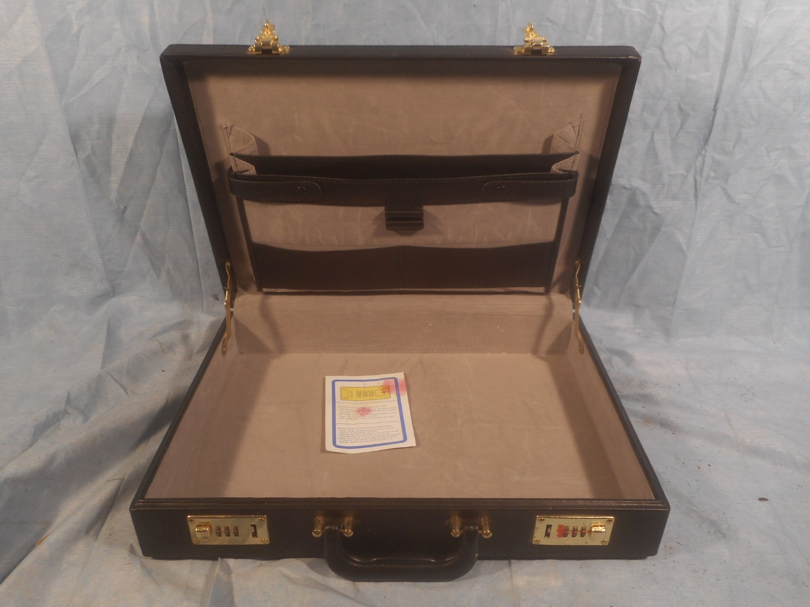 Briefcase with Combination Lock, Inner Pockets, very nice condition :)