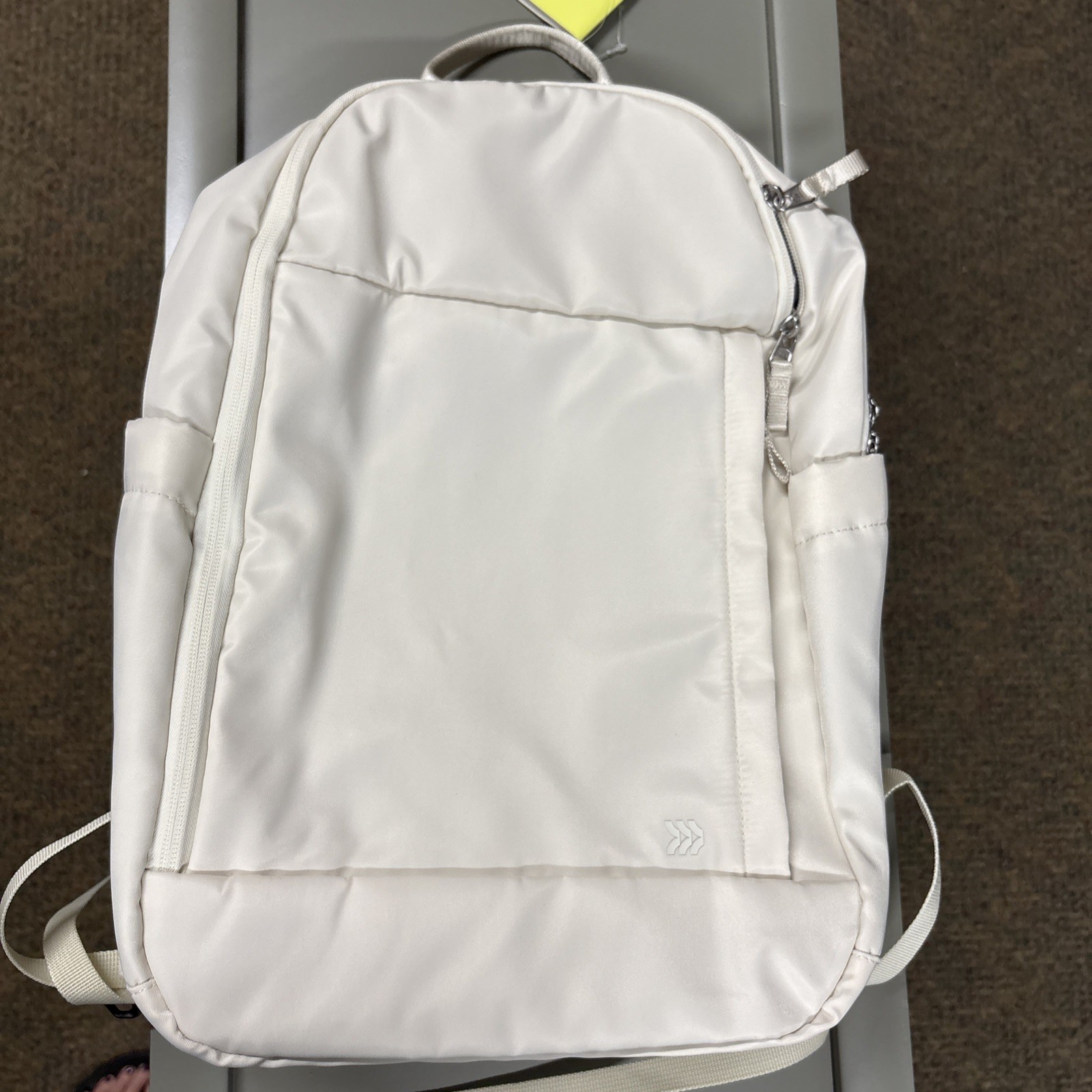 17.5″ Lifestyle Backpack Off-White – All in Motion