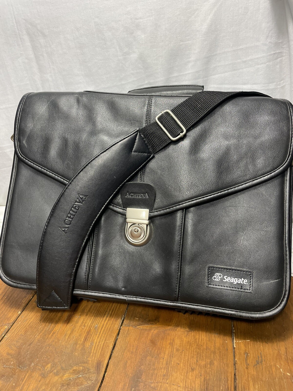 Seagate Leather Luxury 16” Laptop Satchel Luggage Messenger Shoulder Bag 40x30x9