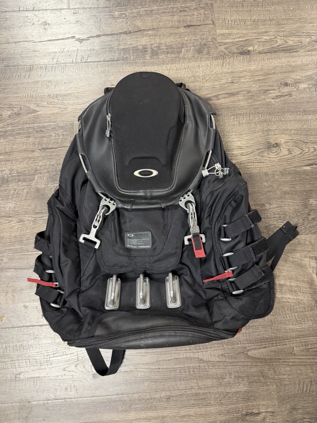 Oakley Kitchen Sink Tactical Field Gear Backpack Black Hiking *Broken Clip*