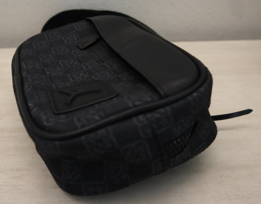 Nike Jordan MA0981 -KK2 Men’s O/S Black 23 Monogram Camera/Crossbody Bag 1.5L