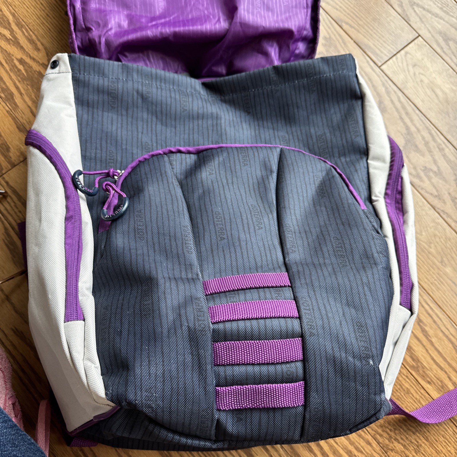 Doterra Backpack Gray Purple White Adjustable Straps Zippered Pockets Rare Large